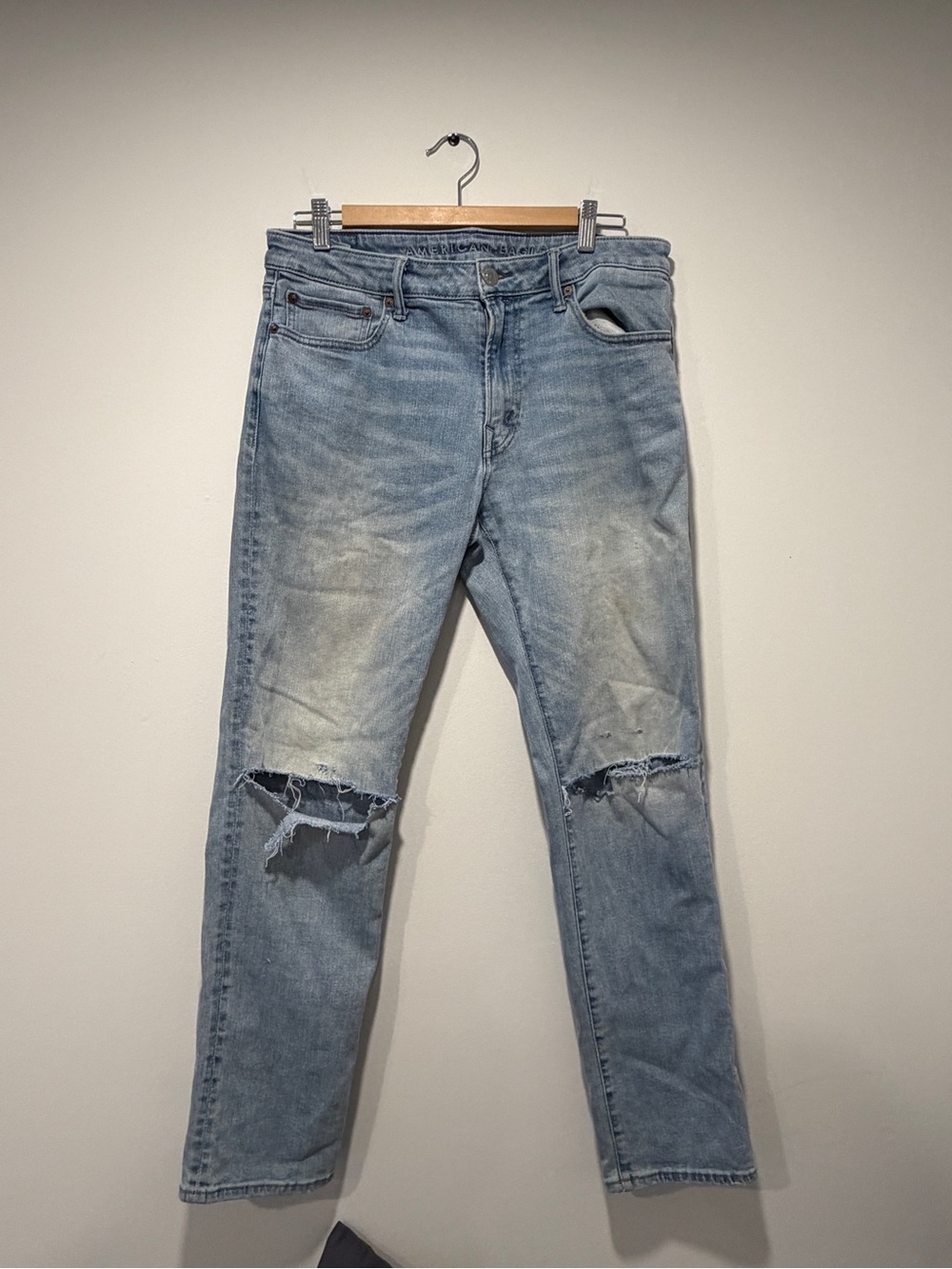 American eagle Light Blue Distressed Men's Jeans